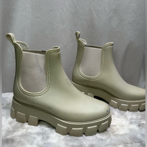 New Jeffrey Campbell Pleu Boots Cream Platform Chelsea Waterproof Size 9 - Picture 1 of 6
